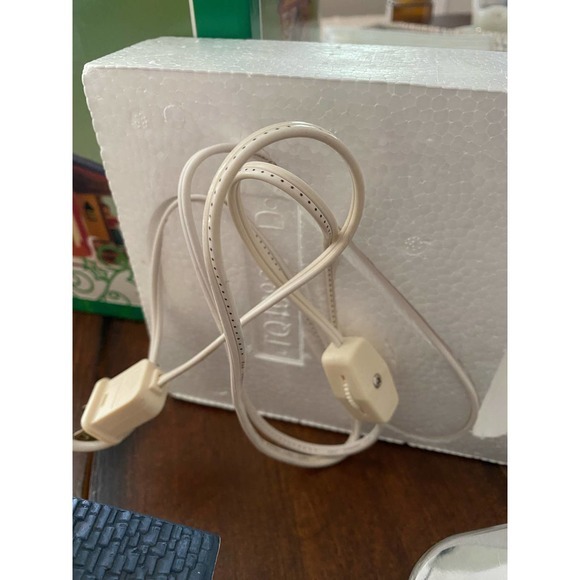 New Holiday Traditions lighted Sailor’s Pub (997372) 2001 Hand Painted Porcelain - Picture 5 of 5